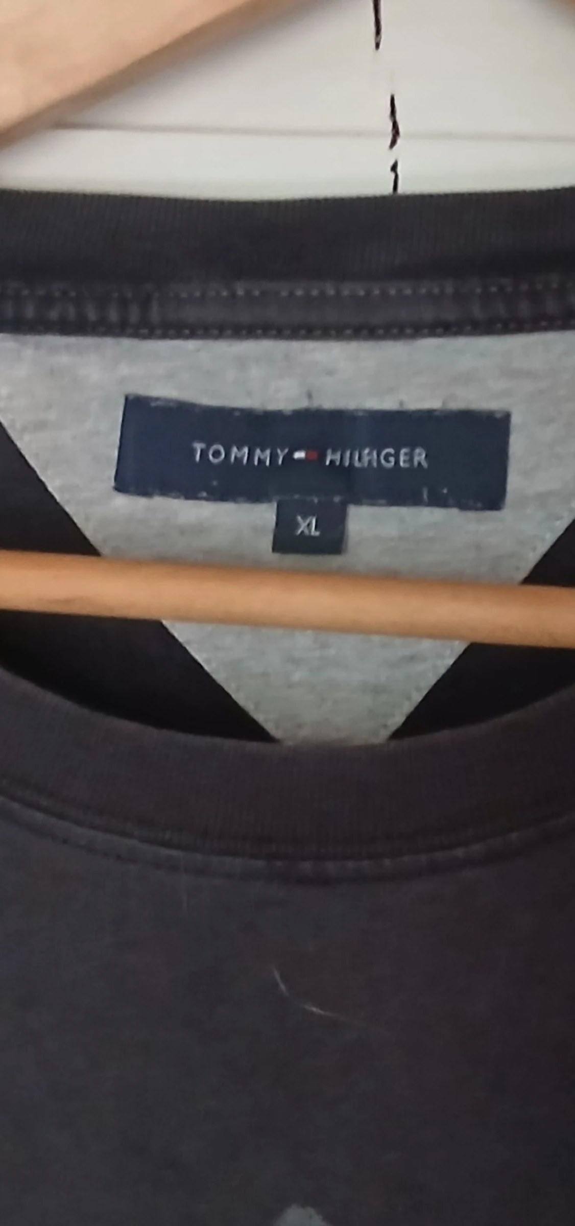 Camiseta Tommy Hilfiger Negra Enjuagada Gráfica '85' - Talla XL – photo 6